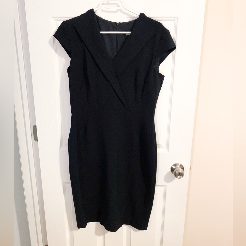 Sandra Angelazzi Elegant v-neck navy blue Dress size 38